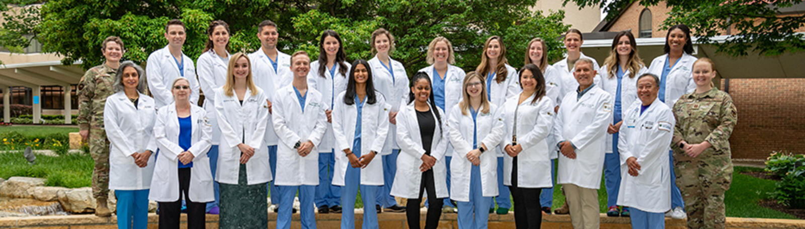 photo of obgyn residents and faculty